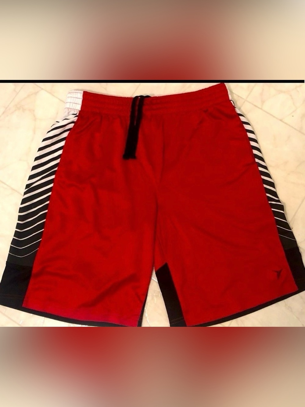 OLD NAVY MEN’S ACTIVE RED MEDIUM SHORTS
Great Condition